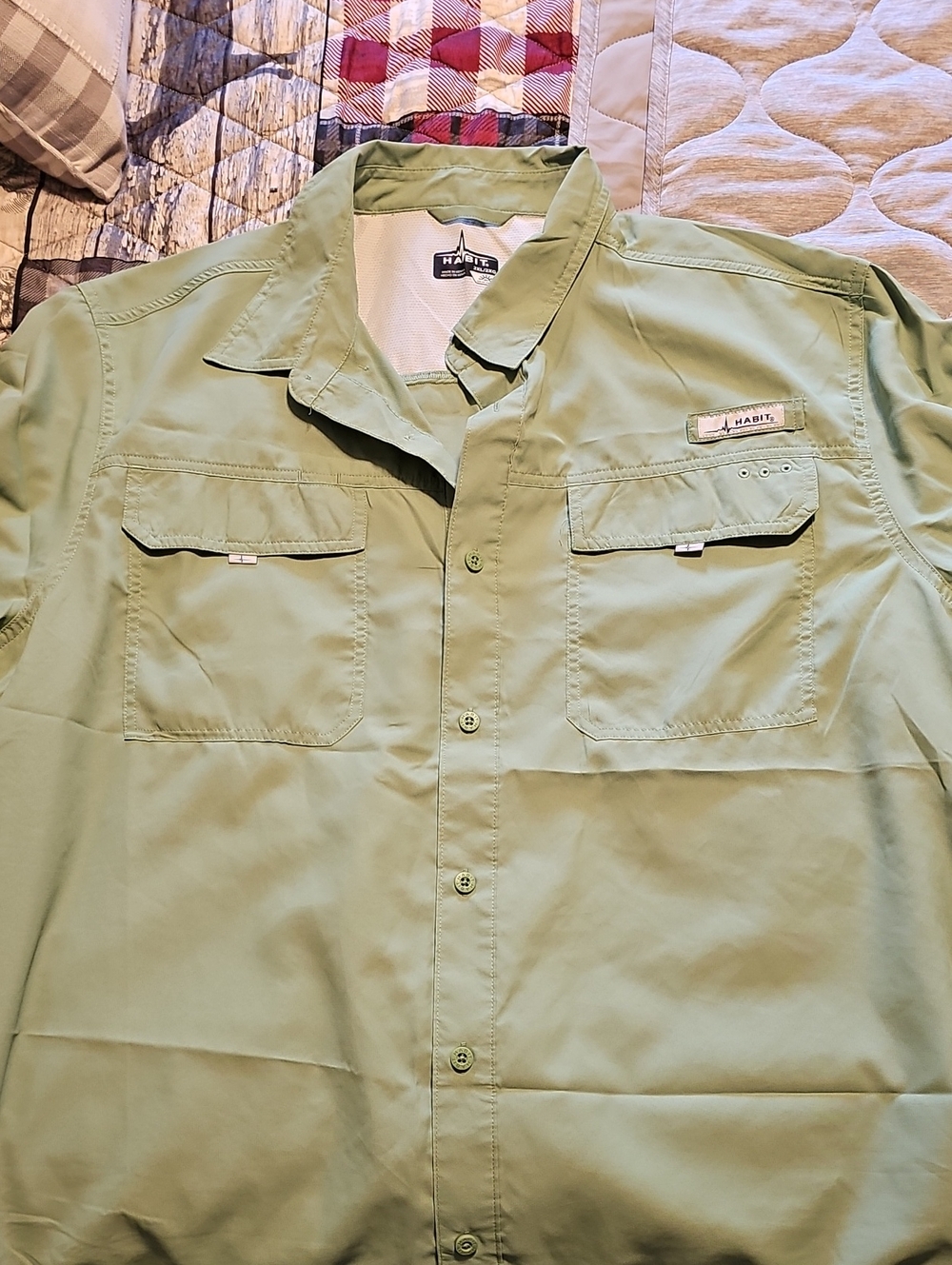 Habit Men’s Lightweight Shirt Jacket in Olive Green